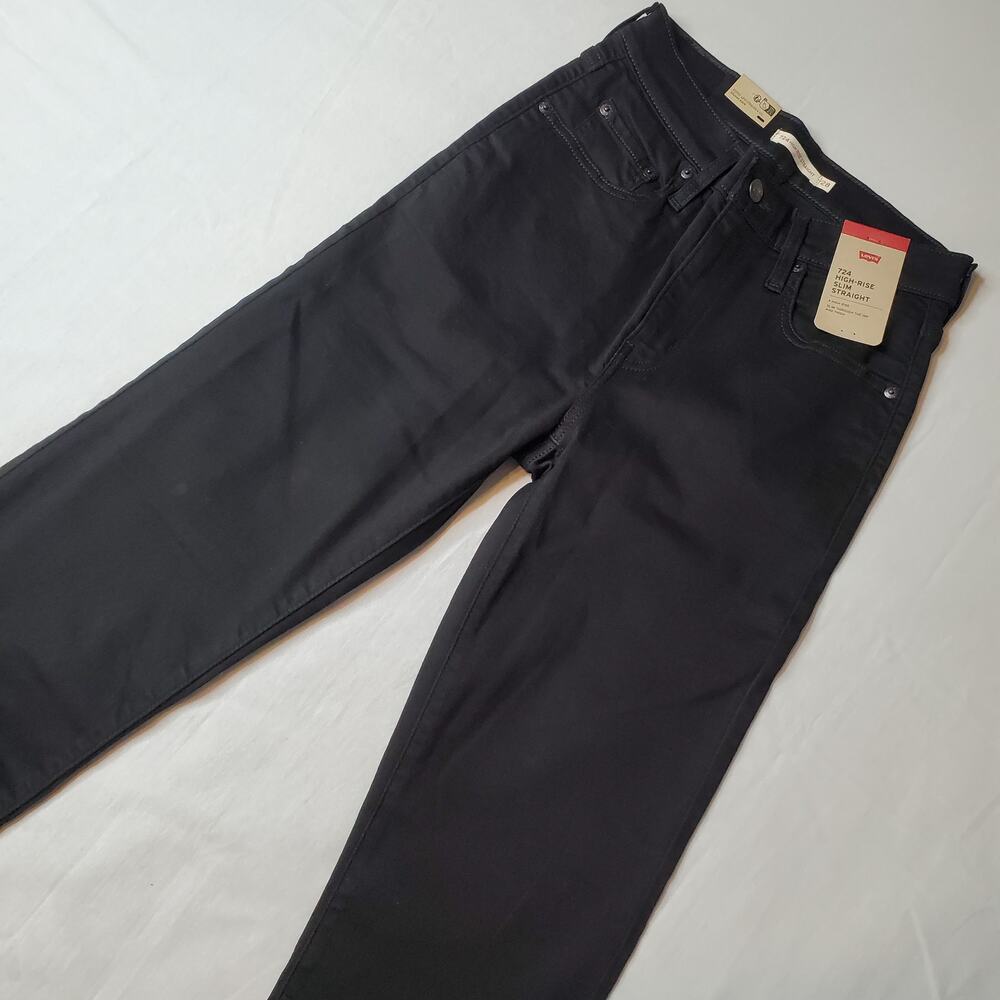 Levi's Women's Size 28x30 NWT 724 High Rise Slim Straight Leg Jeans Black